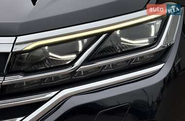 Позашляховик / Кросовер Volkswagen Touareg 2018 в 