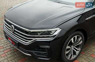 Позашляховик / Кросовер Volkswagen Touareg 2018 в 