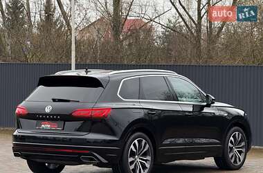 Позашляховик / Кросовер Volkswagen Touareg 2018 в 