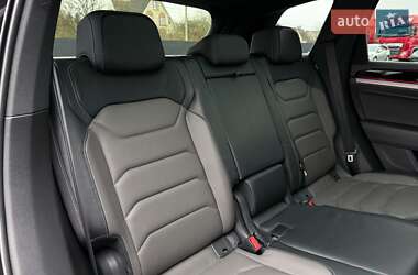 Позашляховик / Кросовер Volkswagen Touareg 2018 в 