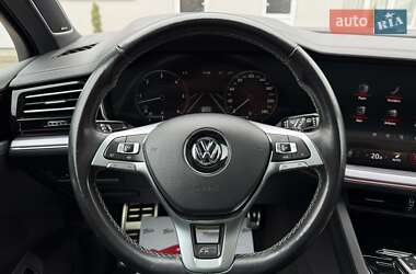 Позашляховик / Кросовер Volkswagen Touareg 2018 в 