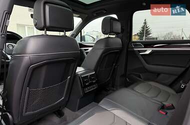 Позашляховик / Кросовер Volkswagen Touareg 2018 в 