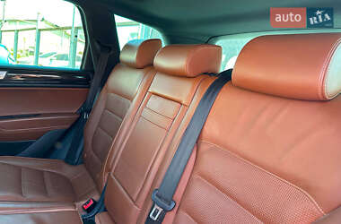 Внедорожник / Кроссовер Volkswagen Touareg 2013 в 