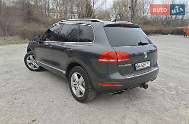 Позашляховик / Кросовер Volkswagen Touareg 2012 в 