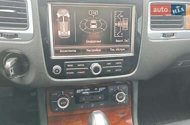 Позашляховик / Кросовер Volkswagen Touareg 2012 в 