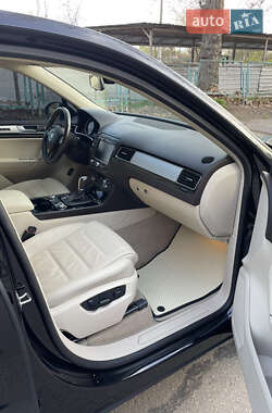 Внедорожник / Кроссовер Volkswagen Touareg 2015 в 