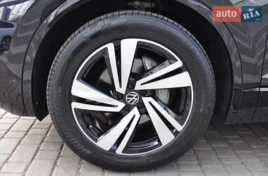 Внедорожник / Кроссовер Volkswagen Touareg 2020 в 