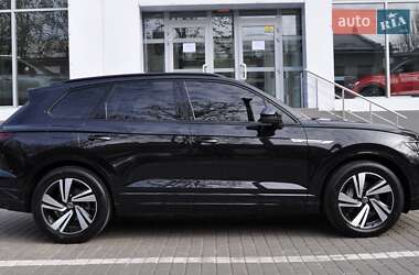 Внедорожник / Кроссовер Volkswagen Touareg 2020 в 