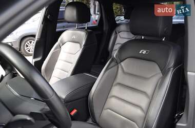Внедорожник / Кроссовер Volkswagen Touareg 2020 в 