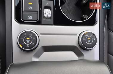 Внедорожник / Кроссовер Volkswagen Touareg 2020 в 