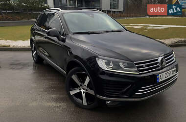 Внедорожник / Кроссовер Volkswagen Touareg 2017 в 