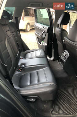 Внедорожник / Кроссовер Volkswagen Touareg 2010 в 