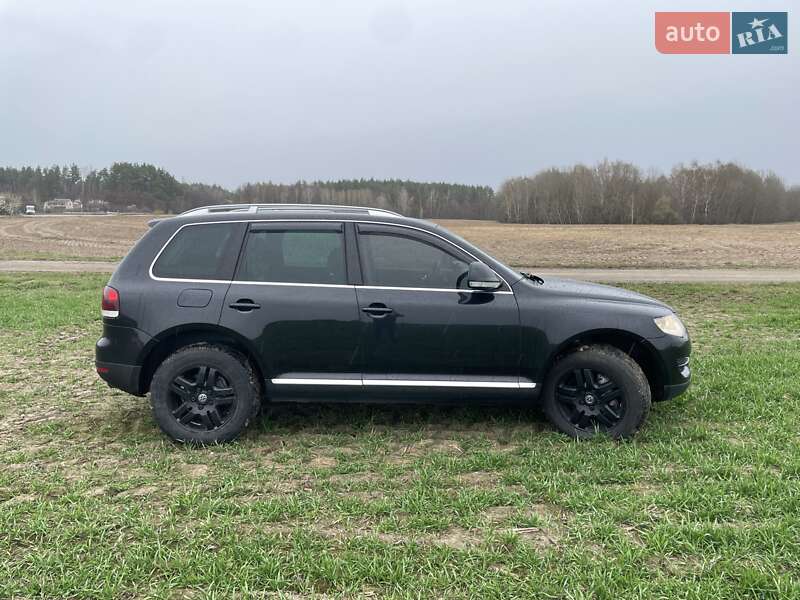 Позашляховик / Кросовер Volkswagen Touareg 2008 в Чернігові