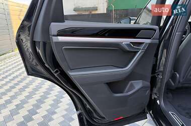 Позашляховик / Кросовер Volkswagen Touareg 2023 в 