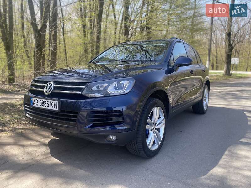 Позашляховик / Кросовер Volkswagen Touareg 2013 в 