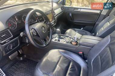 Позашляховик / Кросовер Volkswagen Touareg 2013 в 