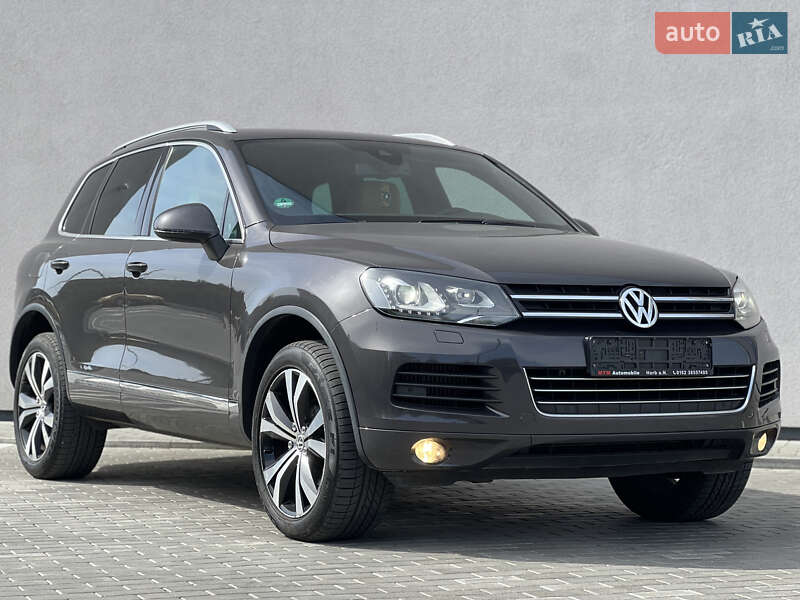 Внедорожник / Кроссовер Volkswagen Touareg 2012 в 