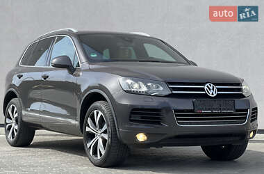 Внедорожник / Кроссовер Volkswagen Touareg 2012 в 