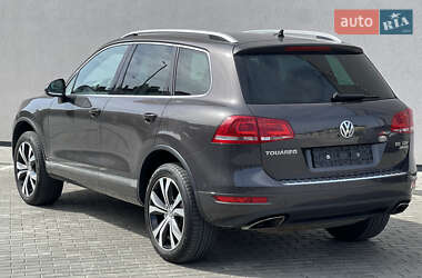 Внедорожник / Кроссовер Volkswagen Touareg 2012 в 
