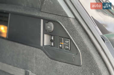 Внедорожник / Кроссовер Volkswagen Touareg 2012 в 