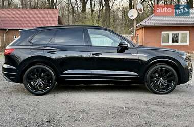 Внедорожник / Кроссовер Volkswagen Touareg 2021 в 