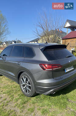 Внедорожник / Кроссовер Volkswagen Touareg 2021 в 