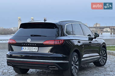 Внедорожник / Кроссовер Volkswagen Touareg 2018 в 