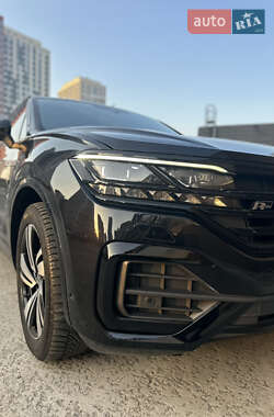Внедорожник / Кроссовер Volkswagen Touareg 2021 в Киеве