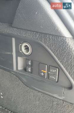 Внедорожник / Кроссовер Volkswagen Touareg 2011 в 