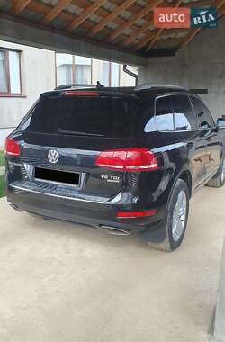 Внедорожник / Кроссовер Volkswagen Touareg 2011 в 
