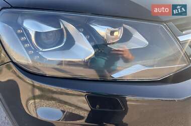 Внедорожник / Кроссовер Volkswagen Touareg 2012 в 