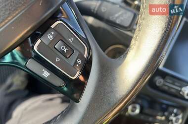 Внедорожник / Кроссовер Volkswagen Touareg 2012 в 