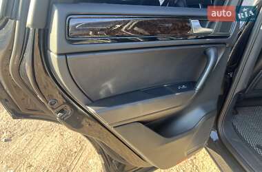 Внедорожник / Кроссовер Volkswagen Touareg 2012 в 
