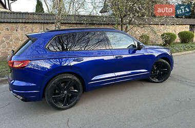 Внедорожник / Кроссовер Volkswagen Touareg 2021 в 