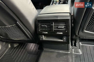 Внедорожник / Кроссовер Volkswagen Touareg 2021 в 