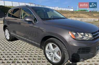 Позашляховик / Кросовер Volkswagen Touareg 2011 в 