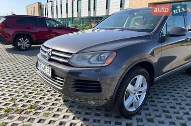 Позашляховик / Кросовер Volkswagen Touareg 2011 в 
