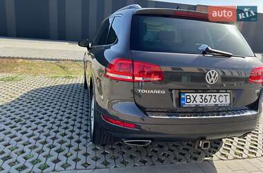 Позашляховик / Кросовер Volkswagen Touareg 2011 в 