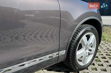 Позашляховик / Кросовер Volkswagen Touareg 2011 в 