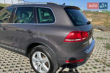 Позашляховик / Кросовер Volkswagen Touareg 2011 в 