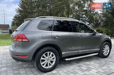 Внедорожник / Кроссовер Volkswagen Touareg 2011 в 