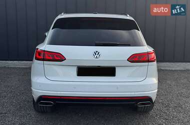Внедорожник / Кроссовер Volkswagen Touareg 2018 в 