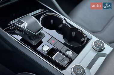 Внедорожник / Кроссовер Volkswagen Touareg 2018 в 