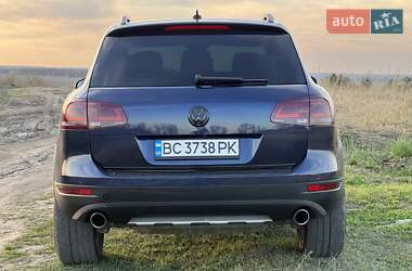 Внедорожник / Кроссовер Volkswagen Touareg 2012 в 