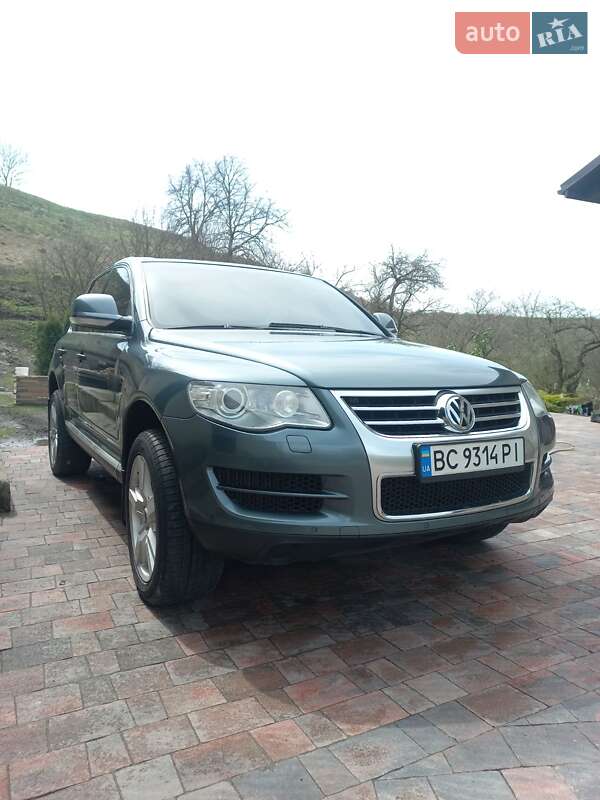 Внедорожник / Кроссовер Volkswagen Touareg 2008 в Золочеве