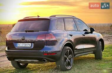Внедорожник / Кроссовер Volkswagen Touareg 2012 в 