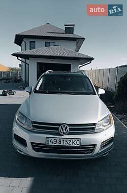Внедорожник / Кроссовер Volkswagen Touareg 2013 в 