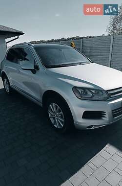 Внедорожник / Кроссовер Volkswagen Touareg 2013 в 