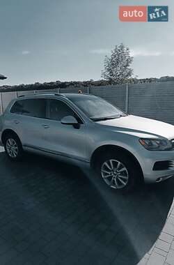 Внедорожник / Кроссовер Volkswagen Touareg 2013 в 
