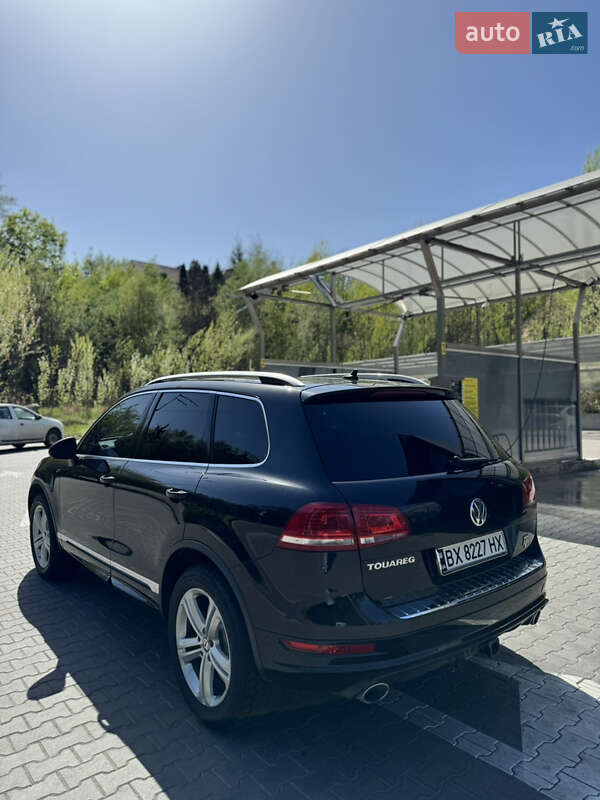 Внедорожник / Кроссовер Volkswagen Touareg 2014 в Киеве